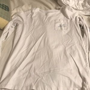 White vineyard vines shirt